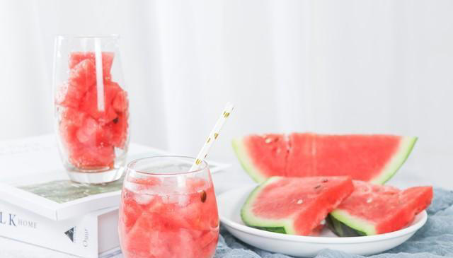 立秋后，要懂得忌嘴！建议：少吃3瓜，多吃4果，润燥养肺过好秋