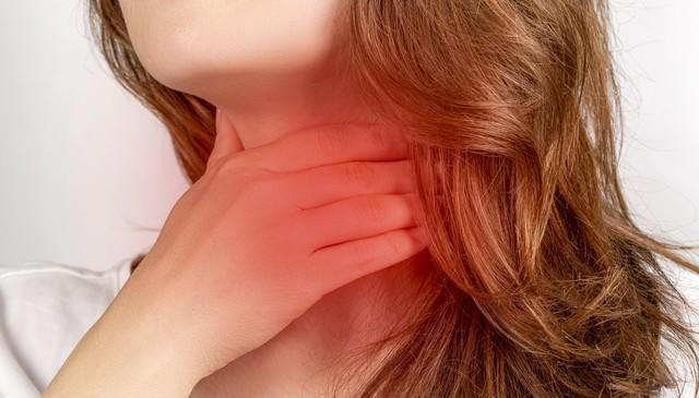 肾有没有病，看脖子就知道？医生：患肾病的人，脖子会有3种表现