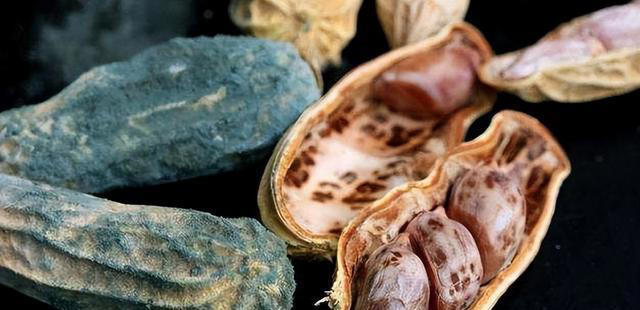 全球近一半肝癌在中国，再次提醒：家中的3种食物，尽早撤下餐桌