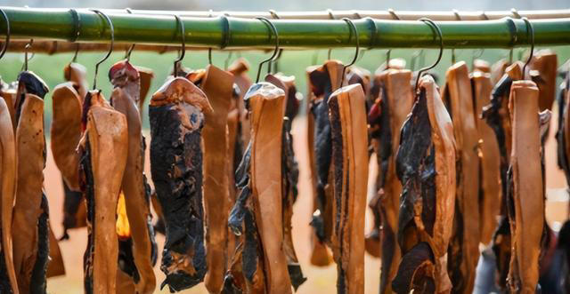 全球近一半肝癌在中国，再次提醒：家中的3种食物，尽早撤下餐桌