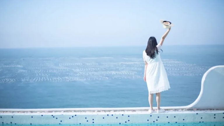 一个社会现象：当一个男人错过了他最想娶的人，就会变得越来越随意。而女人错估了男人，就会变得越来越挑剔