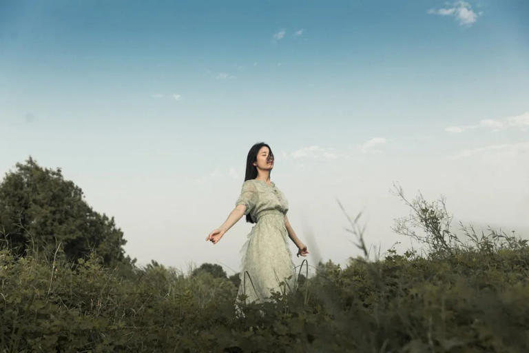 发现一个奇怪现象：你和谁在一起都会吵架、闹分离，不如把这一生留给那个吵了很多次，分了很多次，却依旧不离开的人，那才是最好归宿