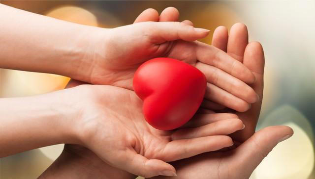 家中老人若出现4种征兆，或许剩余时间不多了，建议子女多多陪伴