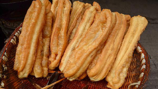 哪种“早餐”最不健康？是油条吗？医生提醒：3种早餐，尽量少吃