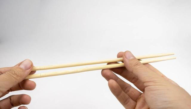 研究表明：筷子一换，患癌几率少一半，建议用3种筷子，自查更换