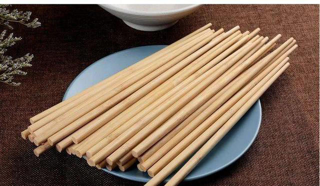 研究表明：筷子一换，患癌几率少一半，建议用3种筷子，自查更换