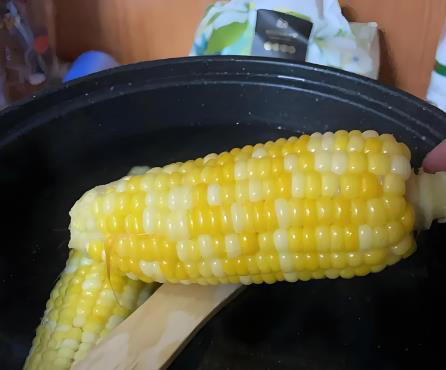 玉米不能随便吃？我也是刚知道，医生提醒：这三类人尽量要少吃