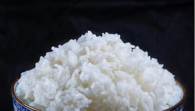 米饭、馒头和面条，哪种更容易升血糖？主食吃对了，血糖稳稳地！