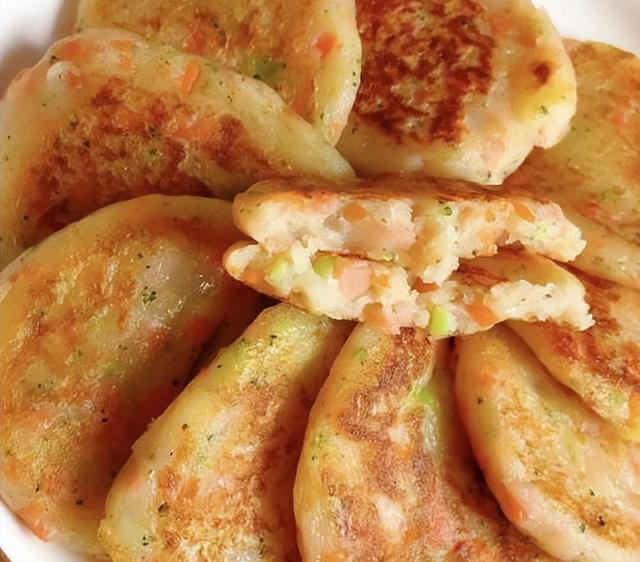 不知道早餐吃什么？试试这款简单省事的早餐饼，美味营养两不误！