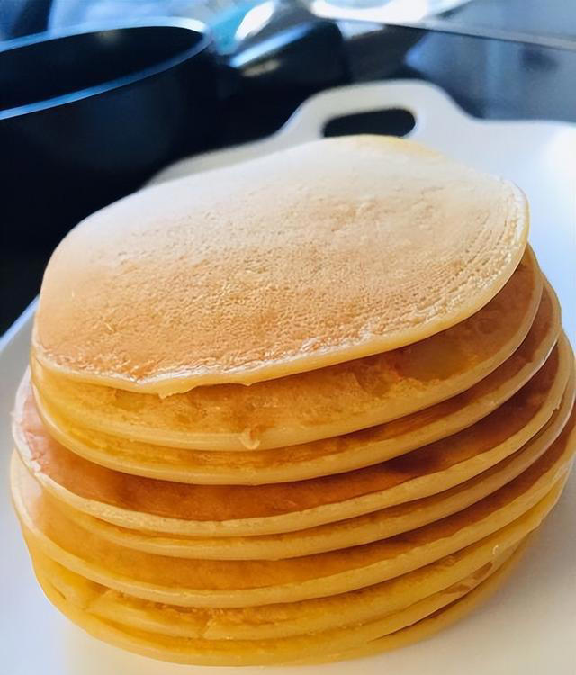 不知道早餐吃什么？试试这款简单省事的早餐饼，美味营养两不误！