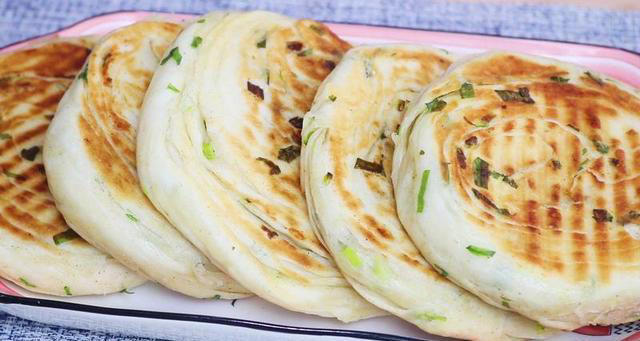 不知道早餐吃什么？试试这款简单省事的早餐饼，美味营养两不误！