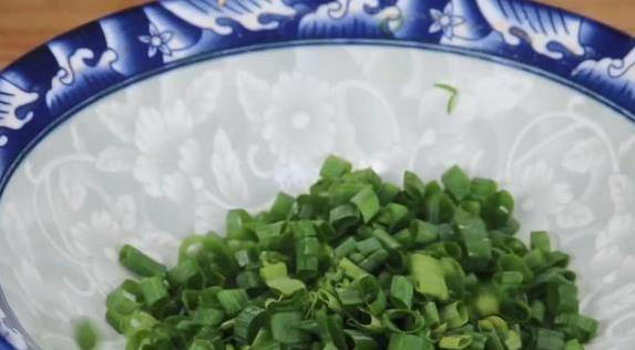 早餐饼简单一揉，出锅香酥层次多，比买的还好吃！