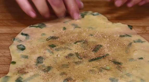 早餐饼简单一揉，出锅香酥层次多，比买的还好吃！