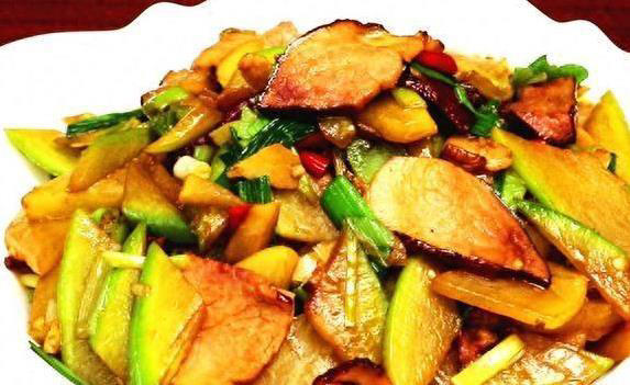 腊肉别直接下锅炒！少了这两步，口感又硬又咸没香味