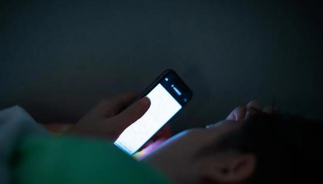 为什么说半夜醒来，别看时间、别喝水？医生：别不信