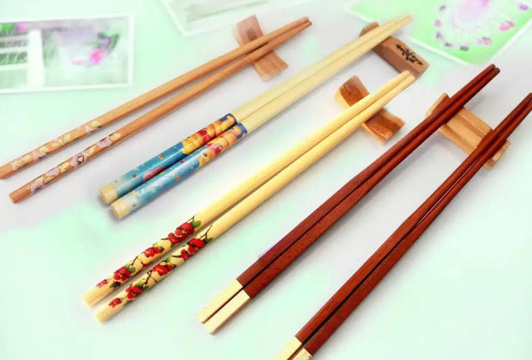 筷子用了三千年，为啥不换钢的？环保真相出乎意料