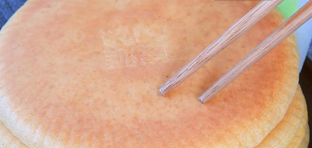 在家就能做的简单早餐，十分钟出锅，松软好吃有营养，太香了