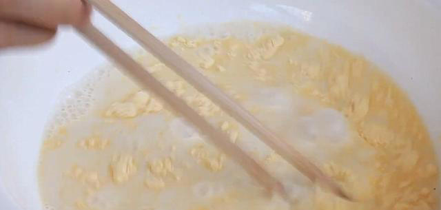 在家就能做的简单早餐，十分钟出锅，松软好吃有营养，太香了