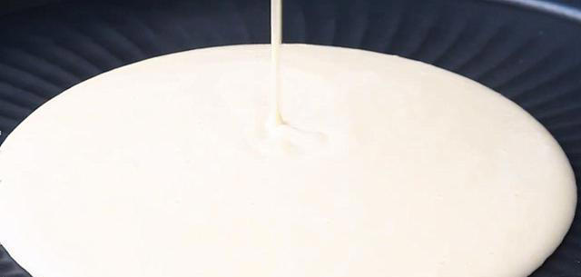 在家就能做的简单早餐，十分钟出锅，松软好吃有营养，太香了