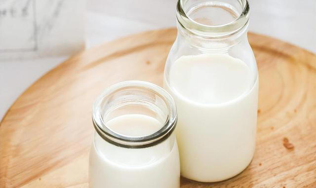 医生再三提醒：岁数大了，宁可吃腌菜熏肉，都不要多吃这4种蔬菜