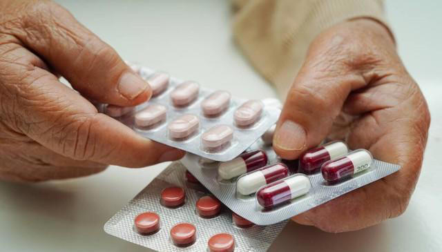 吃降压药的最佳时间公布！医生直言：吃错了时间，效果相差很大