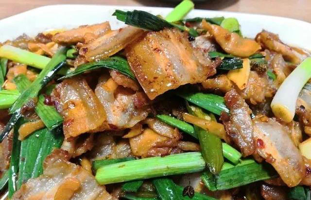 回锅肉，大厨教你炒回锅肉的正确做法，牢记这3点，不硬不油腻