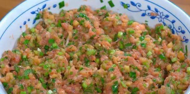 茄子肉馅饺子火了，10分钟学会绝技，吃一次就忘不了