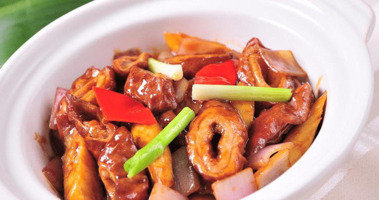 红烧猪肠这样做，味道好吃，快学一下吧