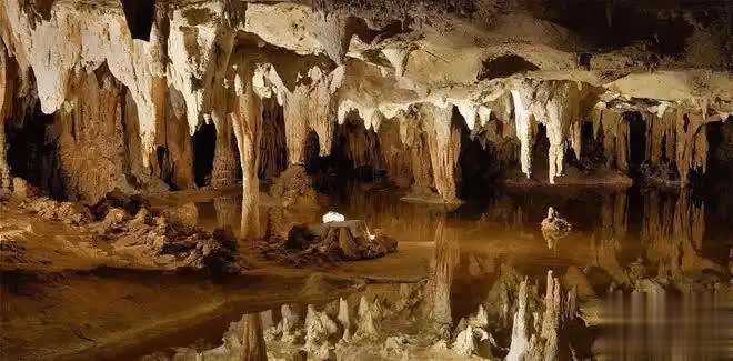 地下一万米，是否真的存在一个未知的世界