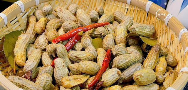 花生的“死对头”，医生提醒：二者万不可同吃，吃花生禁忌要牢记