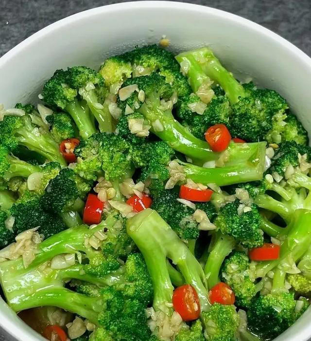 立秋后8种“黄金菜”！润燥养颜胜过护肤品，家家吃得起！