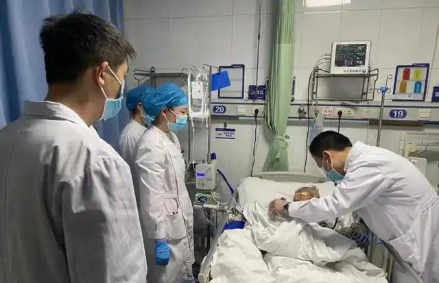 这4种食物千万不能隔夜，可能损害肝脏健康，最好趁早吃掉