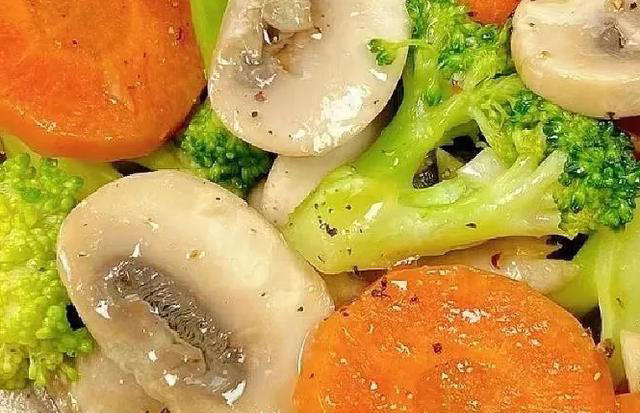 年夜饭，除了大鱼大肉，推荐八道素菜，清爽解腻又营养，老少皆宜