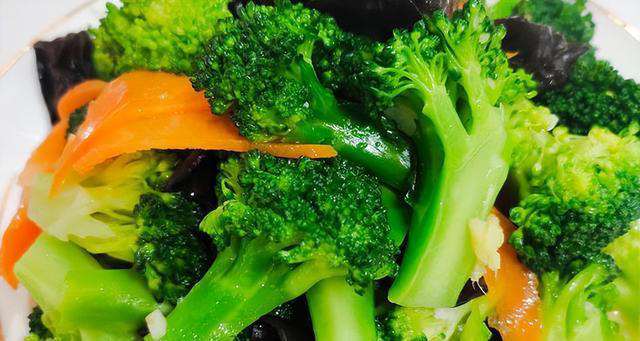 “天然叶酸”的五种蔬菜，建议中老年要多吃，强壮骨骼，远离疾病