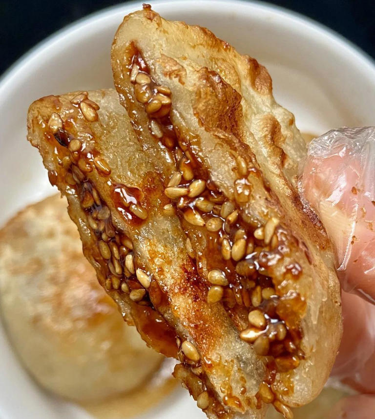 10分钟快速做糖饼，不饧面，不发面，这样做外酥里软，凉了不硬！