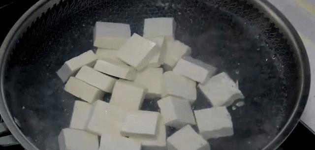 豆腐肉片好吃的家常做法，麻辣鲜香嫩滑爽口，每次都能多吃2碗饭