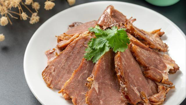酱牛肉，不能直接下锅，做好“2泡1腌”三步骤，酱香浓郁很入味