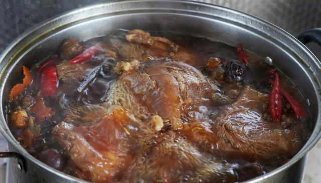 酱牛肉，不能直接下锅，做好“2泡1腌”三步骤，酱香浓郁很入味