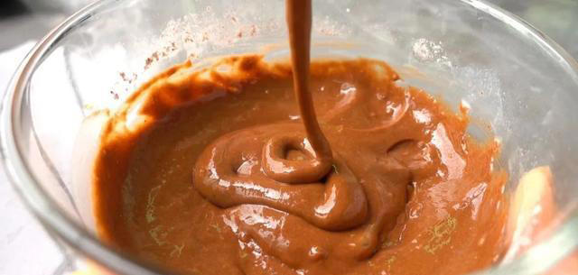 如何在家做可可厚松饼？这个配方低糖健康，一口平底锅就能搞定