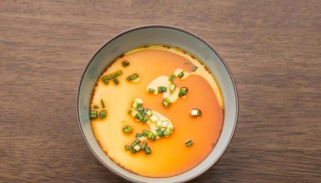 蒸鸡蛋羹：直接加水蒸是大忌，牢记“5忌3步骤”，蛋羹嫩滑无蜂窝