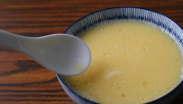 蒸鸡蛋羹：直接加水蒸是大忌，牢记“5忌3步骤”，蛋羹嫩滑无蜂窝