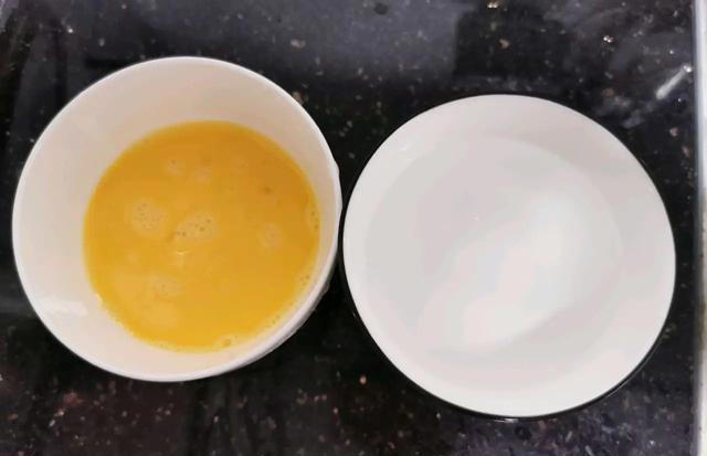 蒸鸡蛋羹：直接加水蒸是大忌，牢记“5忌3步骤”，蛋羹嫩滑无蜂窝