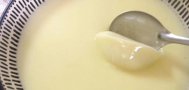 蒸鸡蛋羹：直接加水蒸是大忌，牢记“5忌3步骤”，蛋羹嫩滑无蜂窝