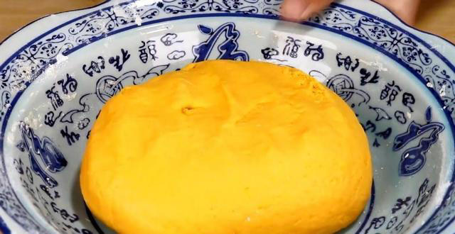 南瓜饼最正确的做法，出锅色泽金黄，外焦里香，大人小孩都爱吃