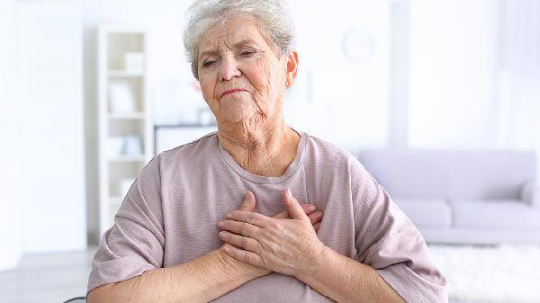 提醒：乳腺癌可自检！若有这些表现，警惕是乳腺癌的征兆