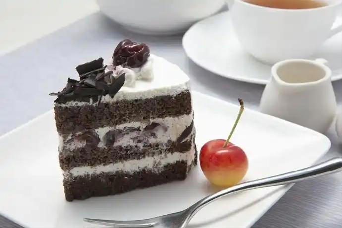 医生强调：患上脂肪肝的人，务必少吃这几种食物，或能预防并发症