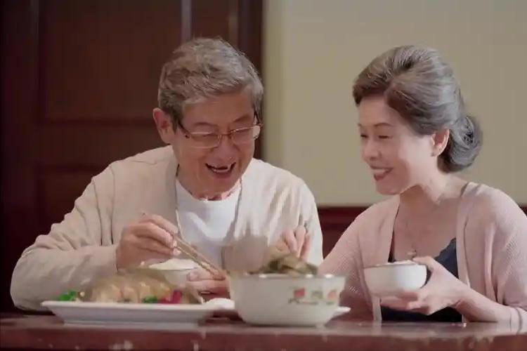 医生强调：患上脂肪肝的人，务必少吃这几种食物，或能预防并发症