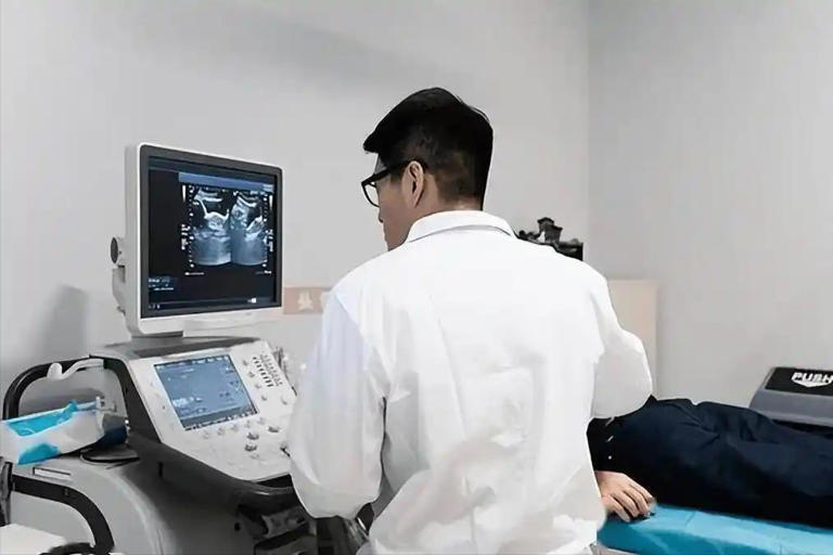 医生强调：患上脂肪肝的人，务必少吃这几种食物，或能预防并发症