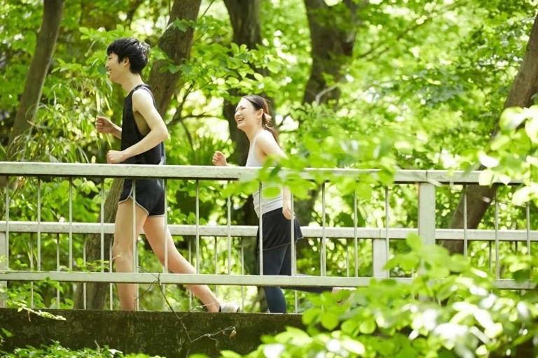 步行与跑步：究竟哪个更有益于寿命和心血管？答案出乎意料