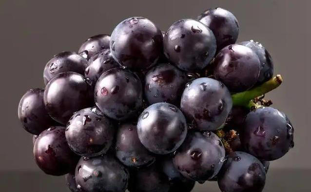 葡萄甜到心头，4类人却得悠着点，你中招了吗？